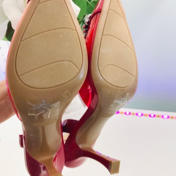 NINE WEST HEELS 👠 - Picture 8 of 9